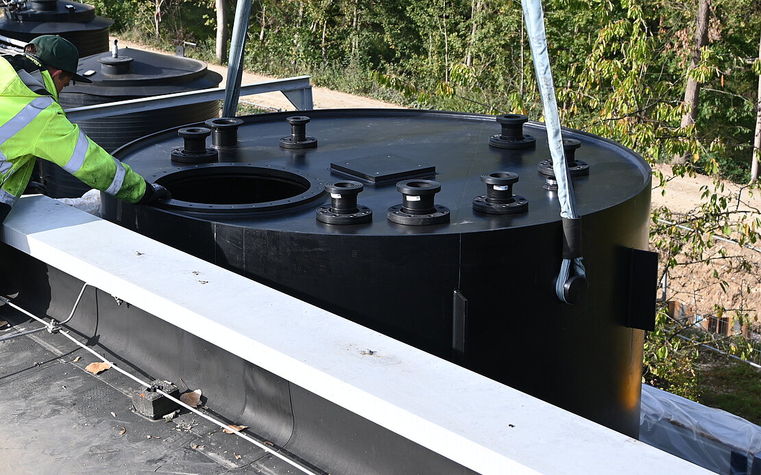 Anlieferung neuer Tank