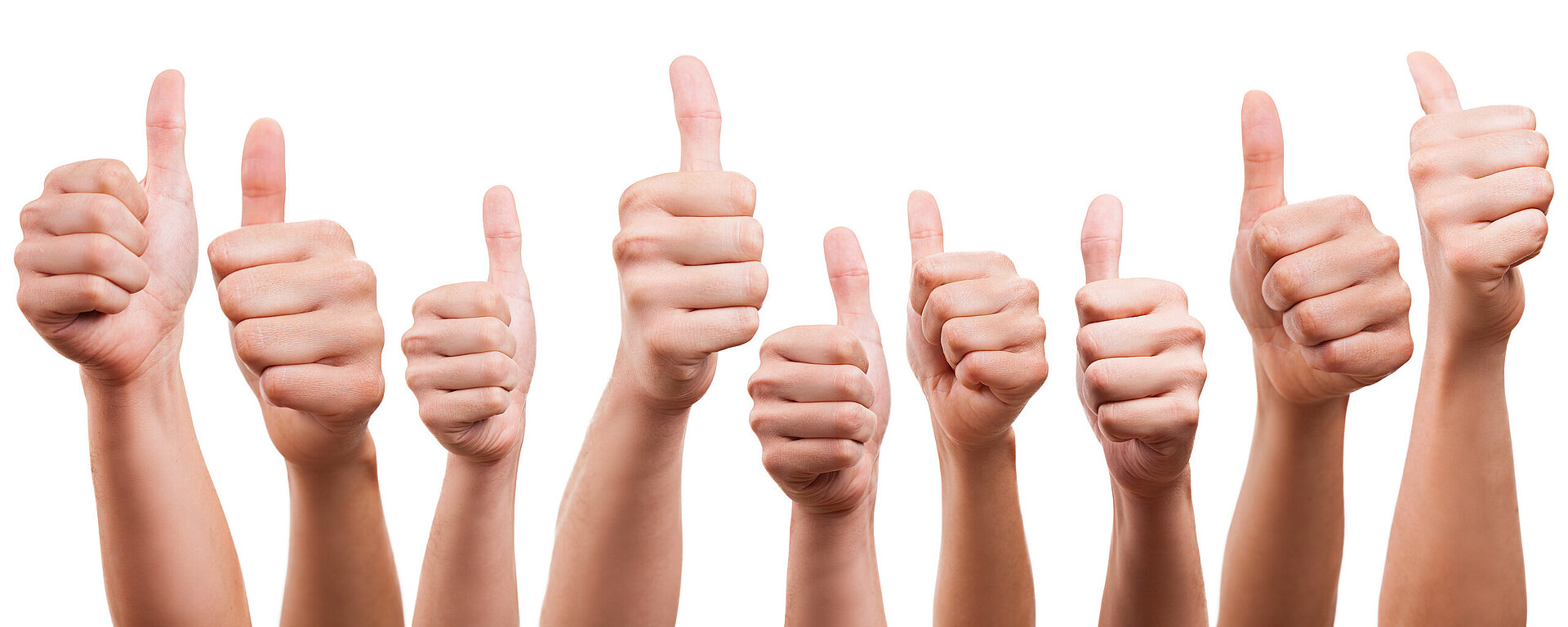 Viele Hände die Daumen nach oben zeigen