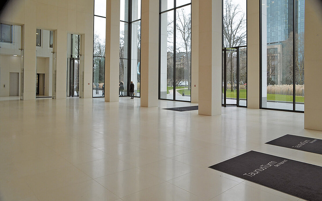 Taunusturm Foyer