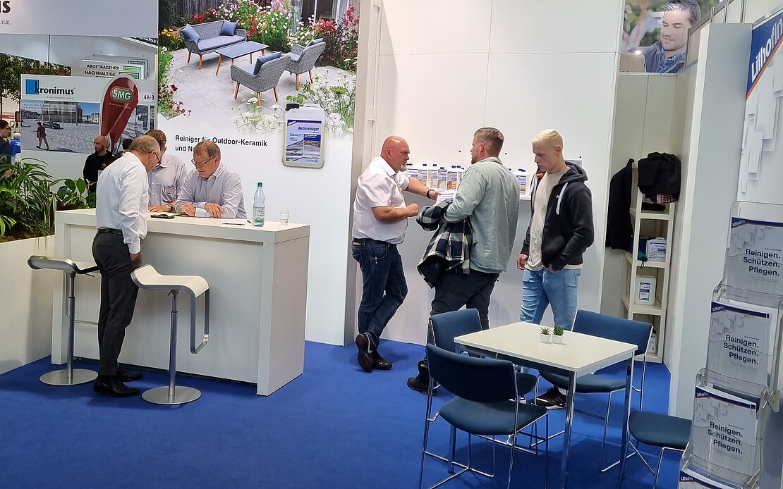 Lithofin Messestand mit persönlicher Beratung Lithofin Messestand mit persönlicher Beratung