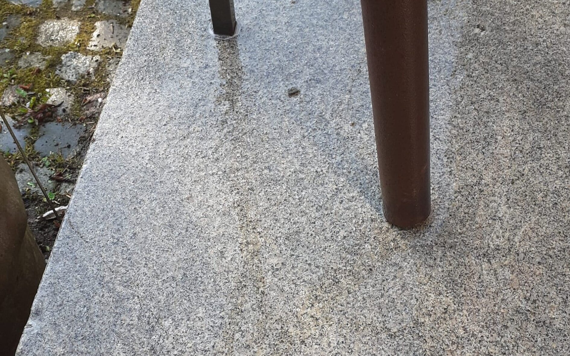 Gereinigte und Rostfreie Natursteinplatte