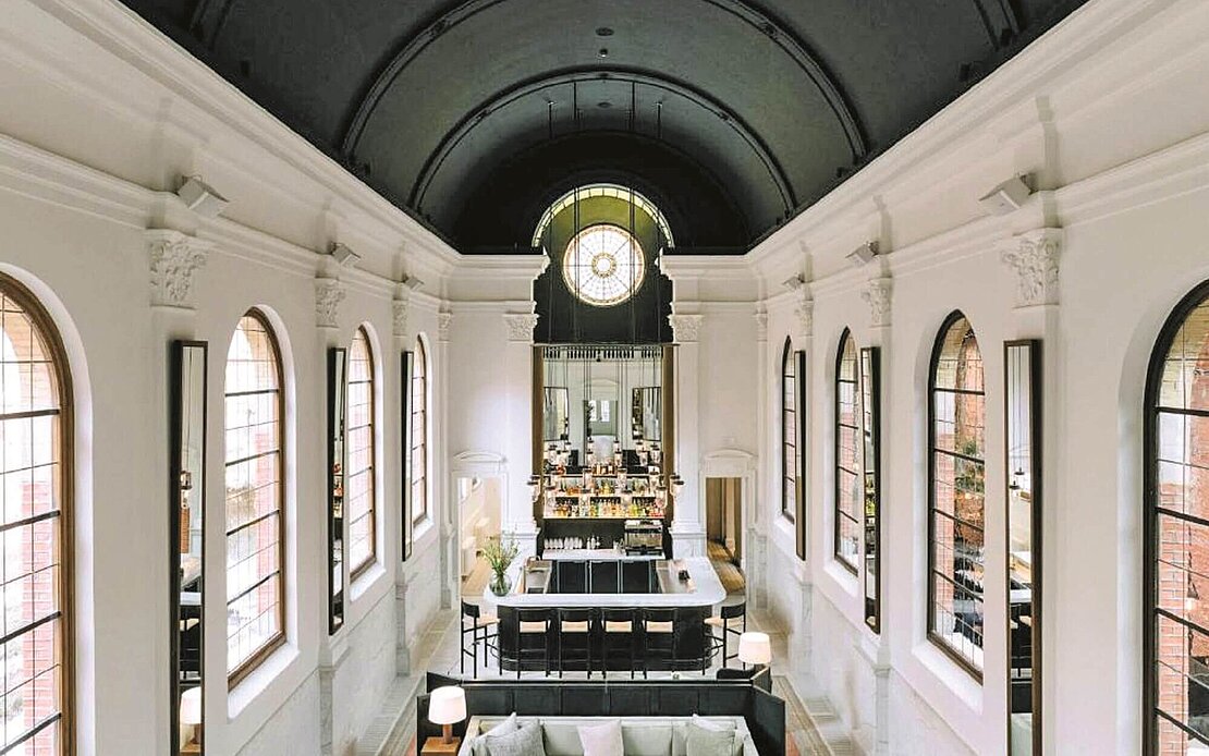 August Berg Hotel Raumbild oben