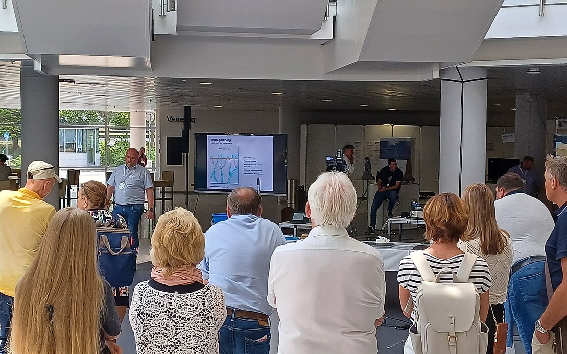 Impulsvortrag mit Alexander Mechtold (Gebietsleiter Lithofin) zum Thema Imprägnierung vs. Versiegelung – eine Gegenüberstellung Impulsvortrag mit Alexander Mechtold (Gebietsleiter Lithofin) zum Thema Imprägnierung vs. Versiegelung – eine Gegenüberstellung