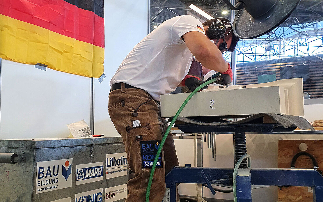 Deutscher Weltmeister der Berufe bei der Steinarbeit